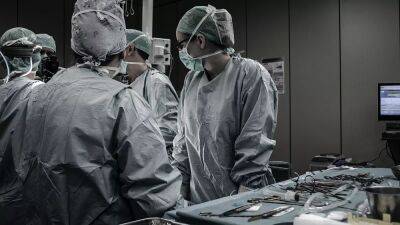 Испания: очереди на прием к врачу и операции длинные как никогда - ru.euronews.com - Испания