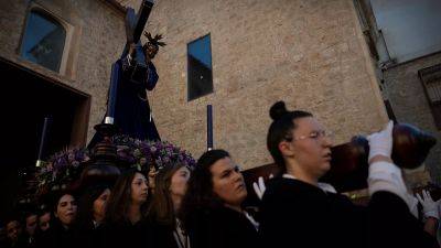 Испания: религиозная процессия с мольбой о дожде - ru.euronews.com - Испания - Португалия - Хаэн