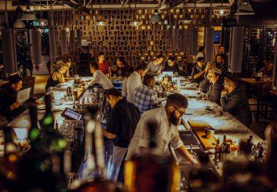 Испанцы предпочитают бары, чтобы общаться с друзьями или проводить бизнес-встречи - catalunya.ru - Испания
