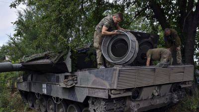 Педро Санчес - Премьер Испании пообещал скоро отправить Украине ещё четыре танка Leopard - russian.rt.com - Украина - Испания - Киев