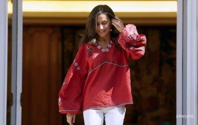 Королева Испании одела вышиванку от украинского бренда - korrespondent.net - Украина - Испания - Шотландия
