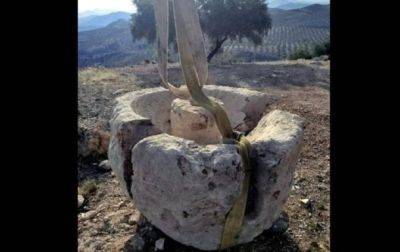 В Испании фермер нашел артефакт весом три тонны - korrespondent.net - Украина - Испания - Греция