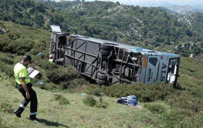 В Испании перевернулся автобус, пострадали 40 человек - korrespondent.net - Украина - Испания - Пакистан