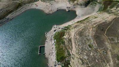 Испания ограничивает подачу воды из-за засухи - ru.euronews.com - Испания - Франция - населенный пункт Каталония
