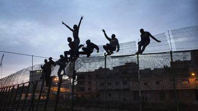 Граница на замке: Испания не пускает беженцев в свои анклавы Сеуту и Мелилью - ru.euronews.com - Испания - Марокко - Евросоюз - Гибралтар
