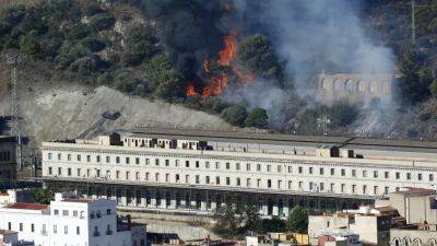На границе Испании и Франции бушует пожар - ru.euronews.com - Испания - Франция