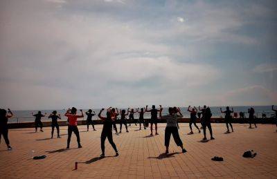 Бесплатные занятия йогой, пилатесом и фитнесом на пляже Валенсии - espanarusa.com - Испания