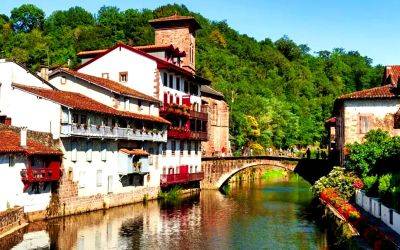 Одна из самых красивых деревень Франции всего в 10 минутах езды от Испании - allspain.info - Испания - Франция