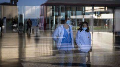 Гарсия Моник - Испания: ношение масок в больницах вновь стало обязательным - ru.euronews.com - Испания