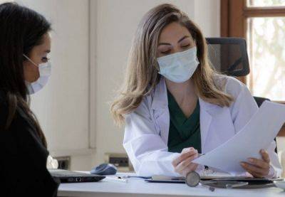 В Каталонии нужно носить маски в больницах и медцентрах - catalunya.ru - Испания - Мадрид