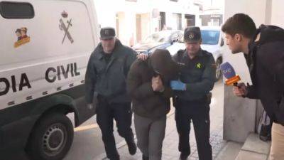 В Испании священник и его романтический партнер арестованы за незаконную торговлю Виагрой - ru.euronews.com - Испания