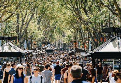 Жители Барселоны все больше недовольны туристами - catalunya.ru - Испания - Барселоны