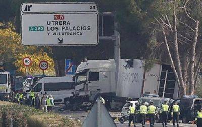 В Испании грузовик наехал на полицию, шестеро погибших - korrespondent.net - Украина - Испания - Польша