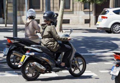 Новые дорожные полосы для мотоциклистов в Испании - catalunya.ru - Испания