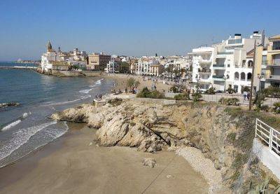 Недвижимость на первой линии пляжей в Испании перейдет в собственность правительства - catalunya.ru - Испания