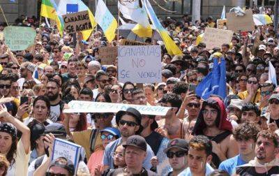 Фернандо Клавихо - На Канарских островах в Испании прошли протесты против массового туризма - korrespondent.net - Украина - Испания - Канада
