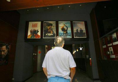 Пожилые люди в Барселоне смогут ходить в кино за 2 евро - catalunya.ru - Испания