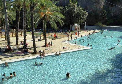 В Каталонии начал работу общественный бассейн в парке Creueta del Coll - catalunya.ru - Испания