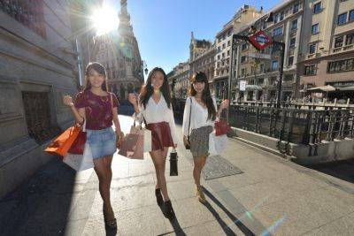 Среди китайцев, живущих в Испании, все чаще встречаются испанские имена - espanarusa.com - Испания - Китай