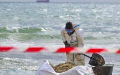 В Испании очищают три пляжа от неустановленного вещества - korrespondent.net - Украина - Испания - Иран