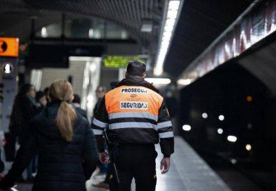 Охранников метро Барселоны вооружат перцовыми баллончиками - catalunya.ru